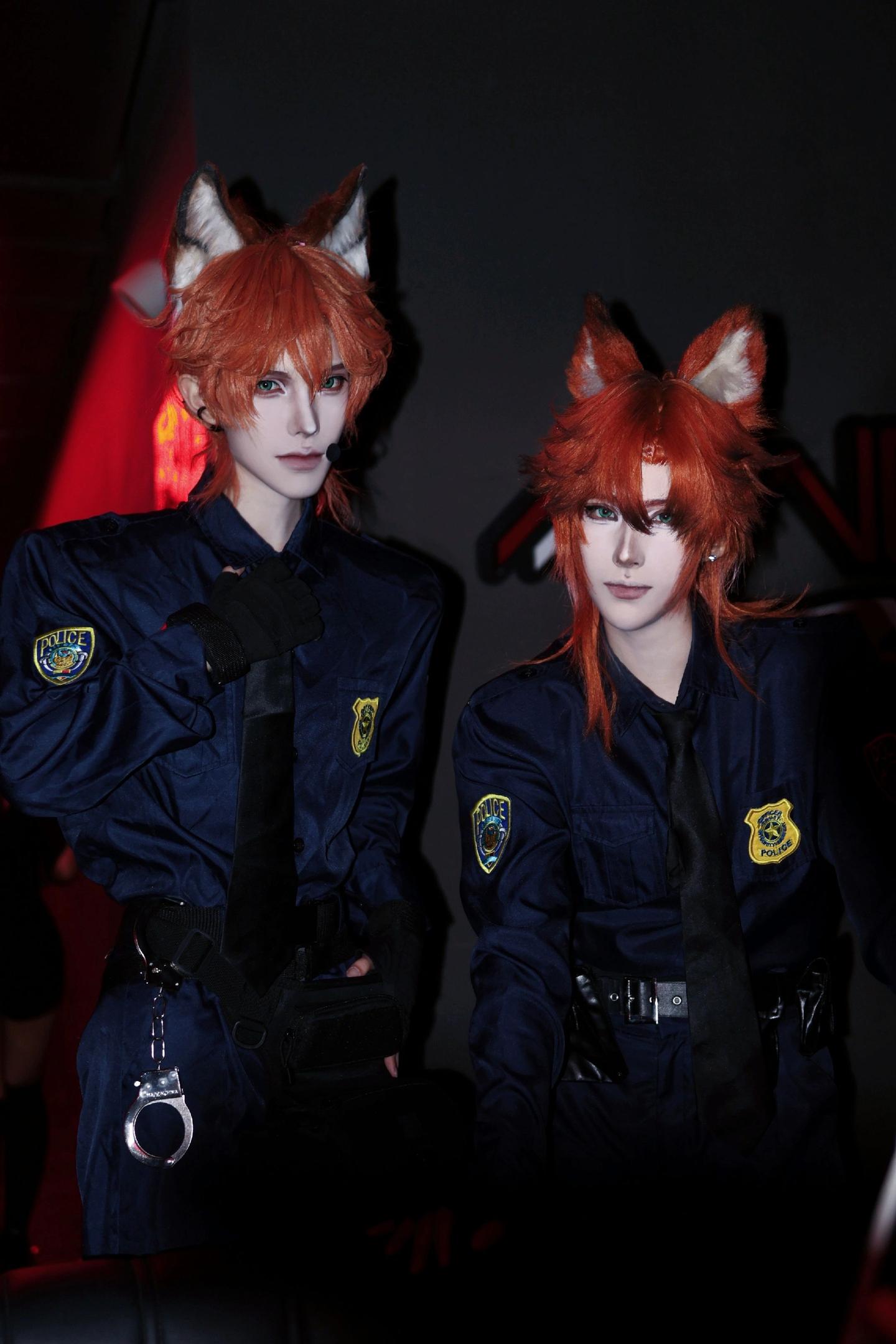 你被逮捕了，想往哪里逃？右→狐尼克