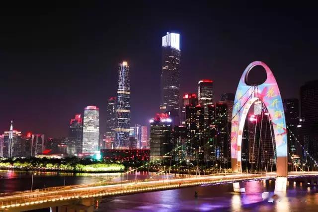 广州高清夜景图片这两张就是我拍的广州夜景，是不是高清我不清楚，希望大家一起来评价