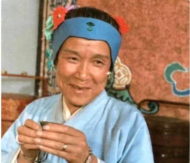 "老刘老刘，食大如牛，吃个老母猪不抬头。"那个在《红楼梦》里扮演刘姥姥的老戏骨沙