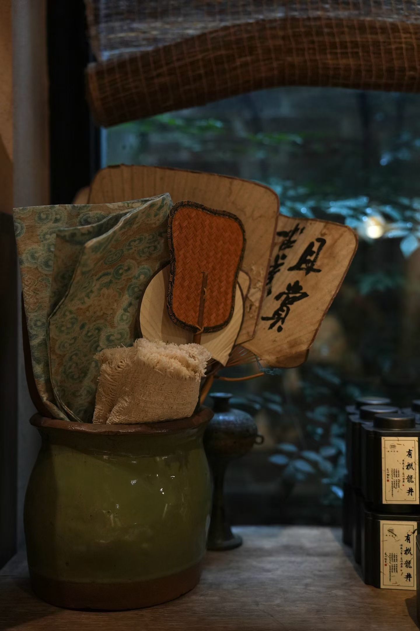在职场，真正成熟的人早就戒掉了玻璃心，将自己炼成了不锈钢体质。他们了解到，在职场