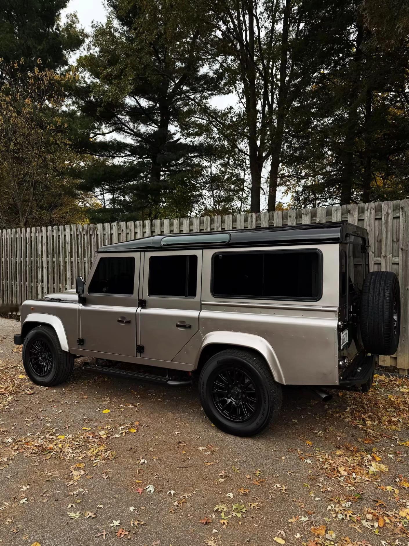 Land Rover 90s：经典方盒子的野性，强悍全地形能力，无惧任何挑战