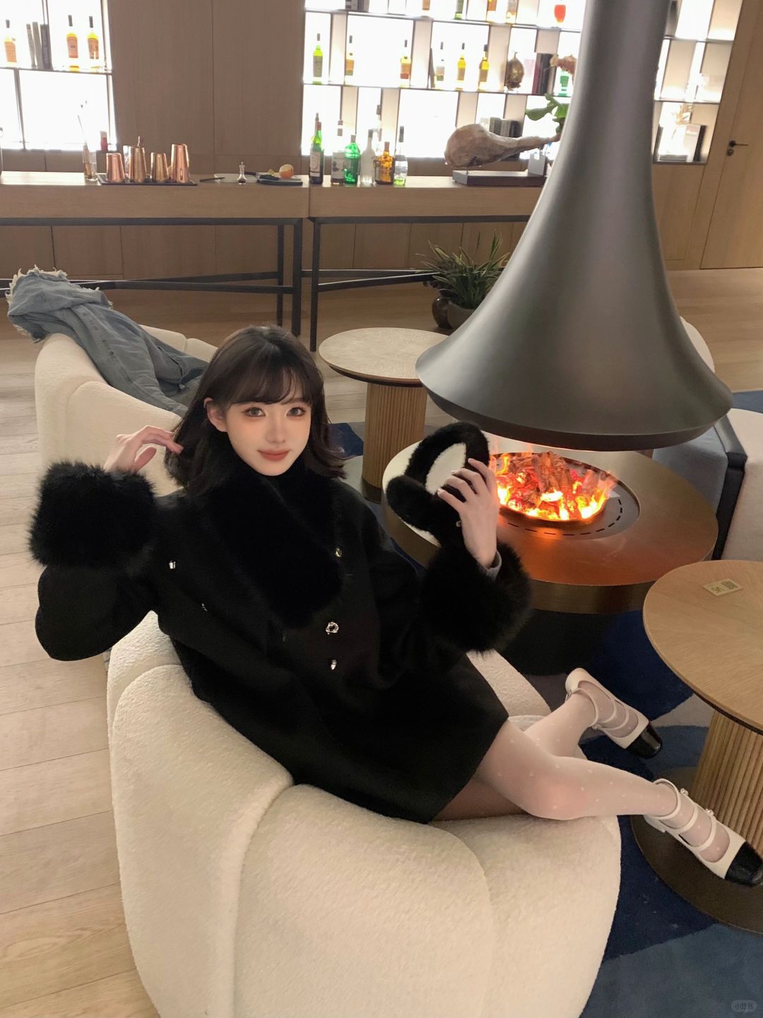 𝑐𝑢𝑟𝑙𝑦 ℎ𝑎𝑖𝑟 𝑑𝑎𝑦