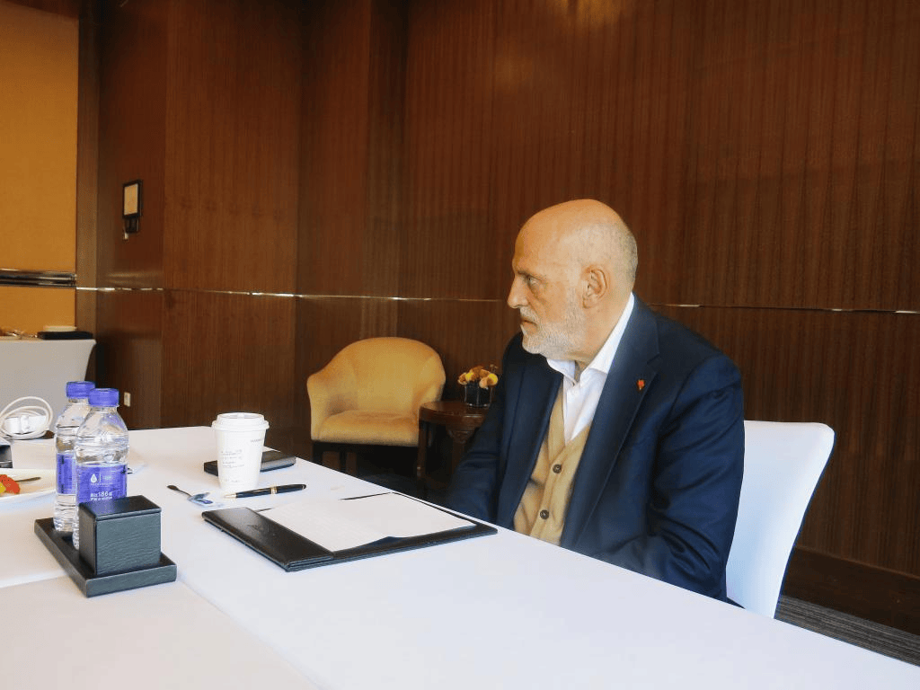 特巴斯：中国青训欠缺深度系统性，职业联赛应保障财务健康