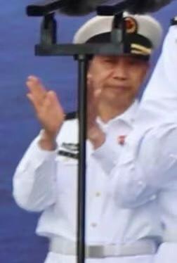 还得是网友眼尖，马伟明院士现身福建舰入列仪式都被发现了。
福建舰的电磁弹射系统，