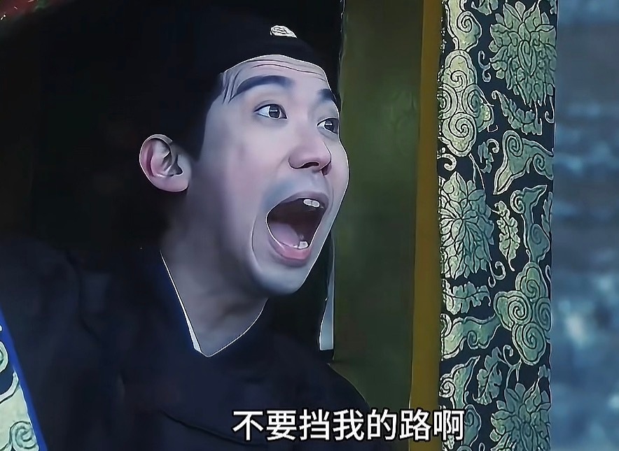 我有一个客户女生，她是在那种非常破碎的原生家庭里长大的女孩。破碎到什么程度呢。母
