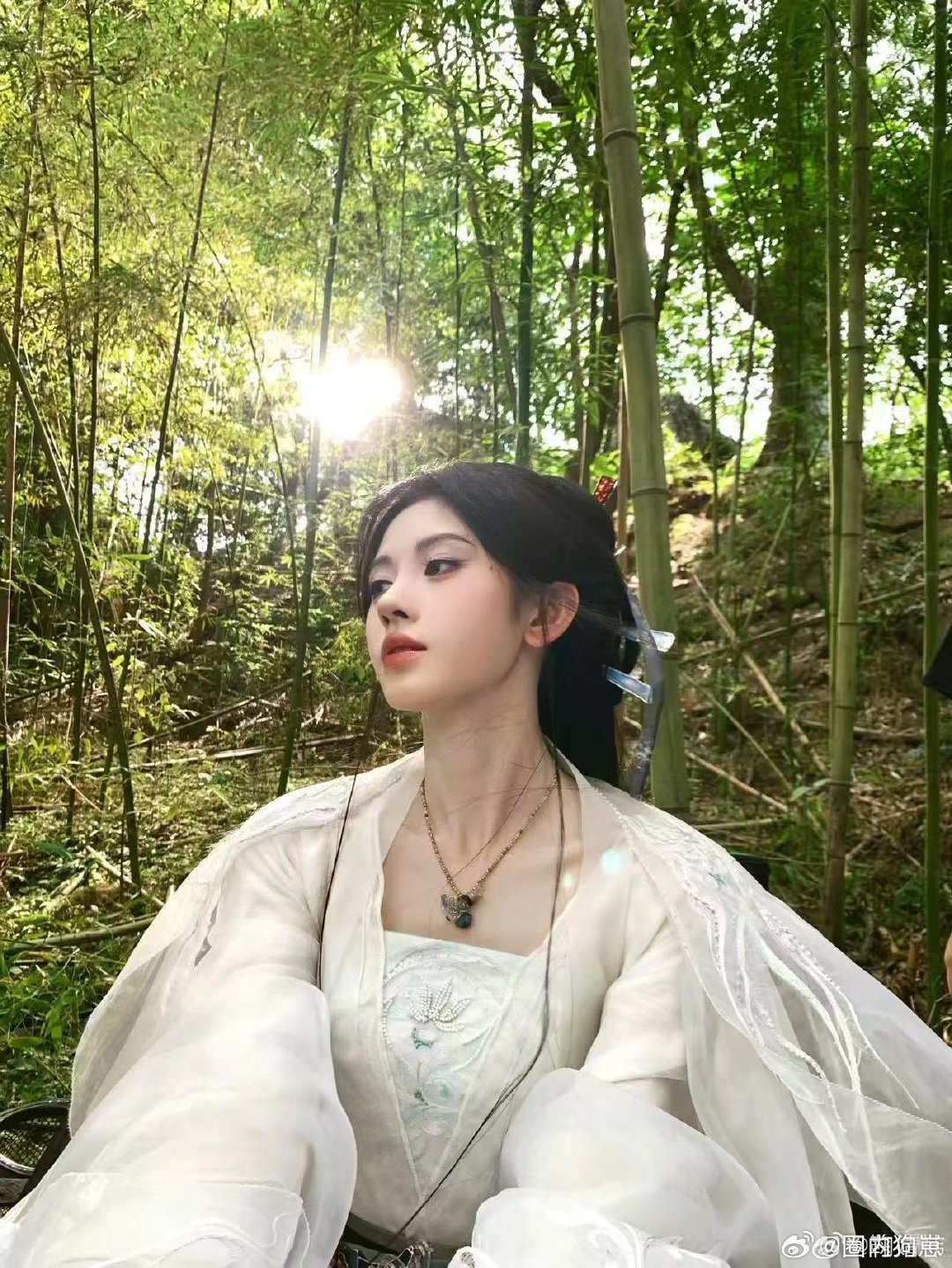 鞠婧祎斐登预热 小鞠这波高奢稳了！之前登封就觉得气场超搭，一步一步靠自己闯出来，