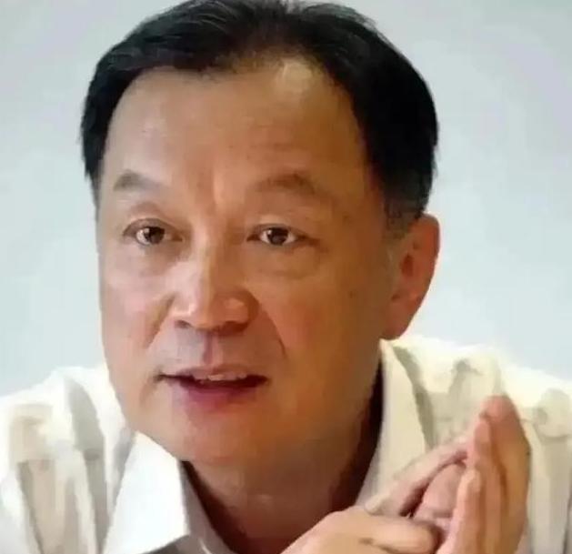 温铁军曾直言不讳，美国早已把中国的两层外衣狠狠撕开，可直到今天，国内还有人执迷不