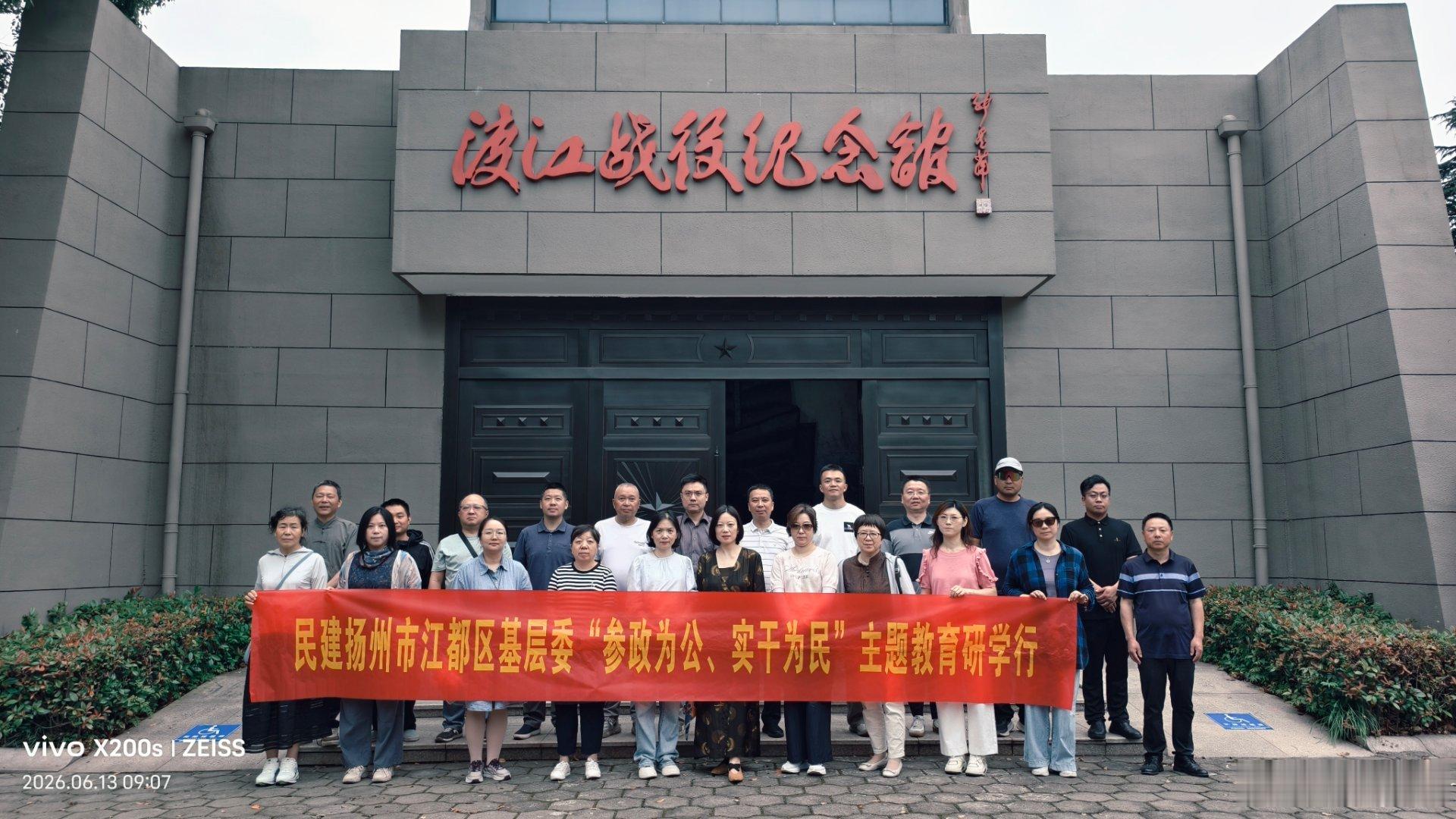 我把无人机升空，用航拍和跟拍两种模式拍摄，用上帝视角俯瞰惠山古镇，渐渐读懂江南最