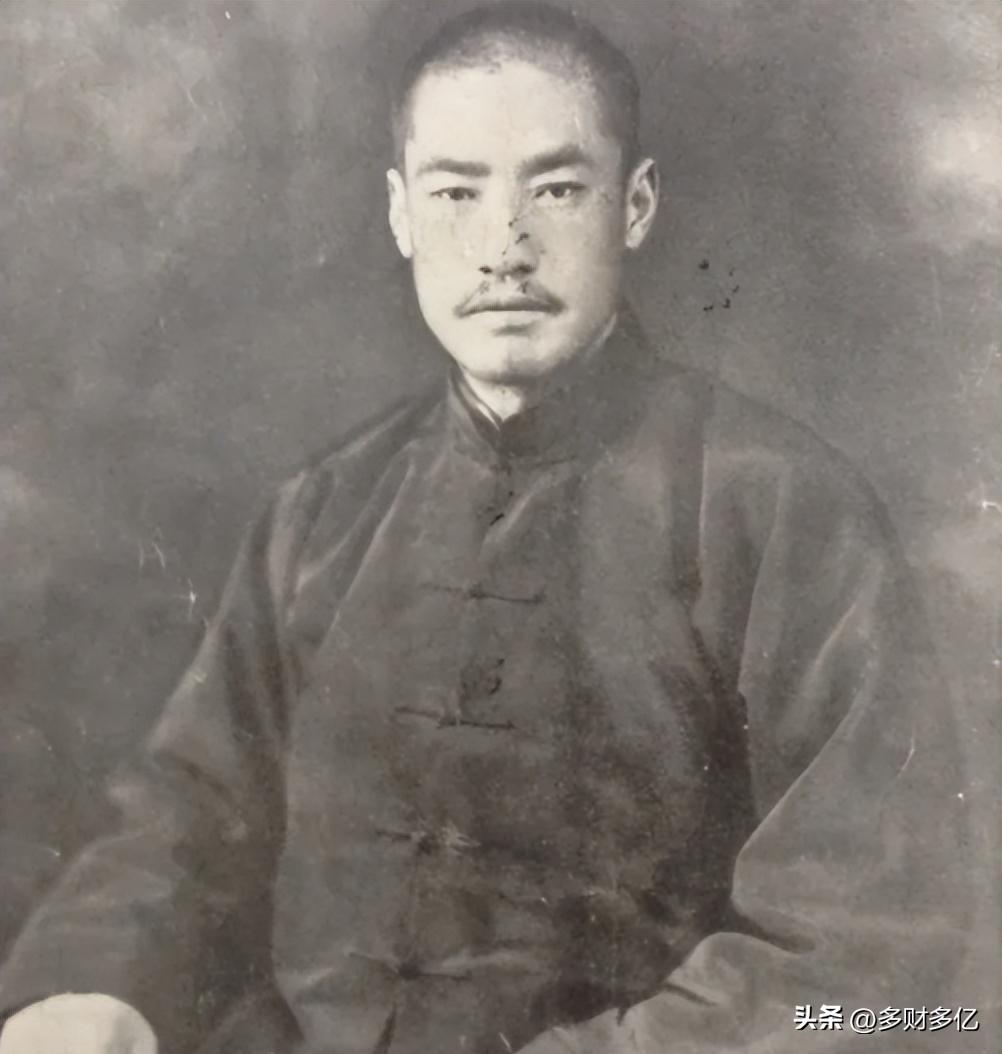 岳父留北平，女婿带家书跑路！1949年这位国军军长的操作太绝了
 
张治中的军长