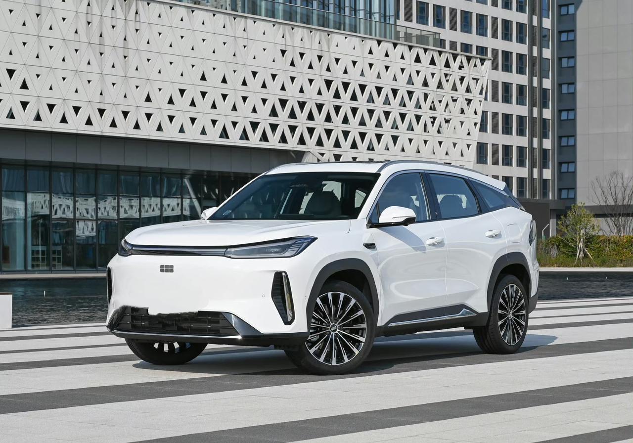 吉利银河M7首发亮相，1.5L插混动力+千里浩瀚H3辅助驾驶
插混 紧凑级SUV