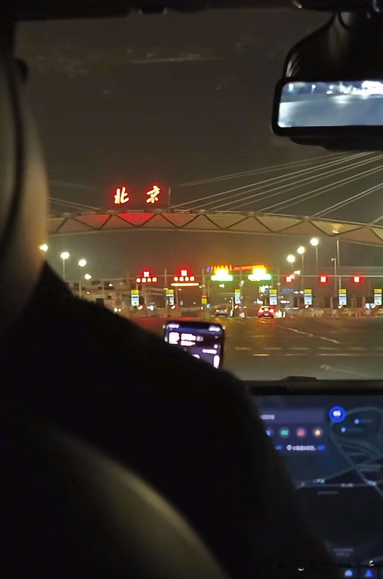 豪豪的遗体已经火化了，遵照豪豪的意愿，爸爸妈妈将会把他带回贵州老家，埋在后山的最