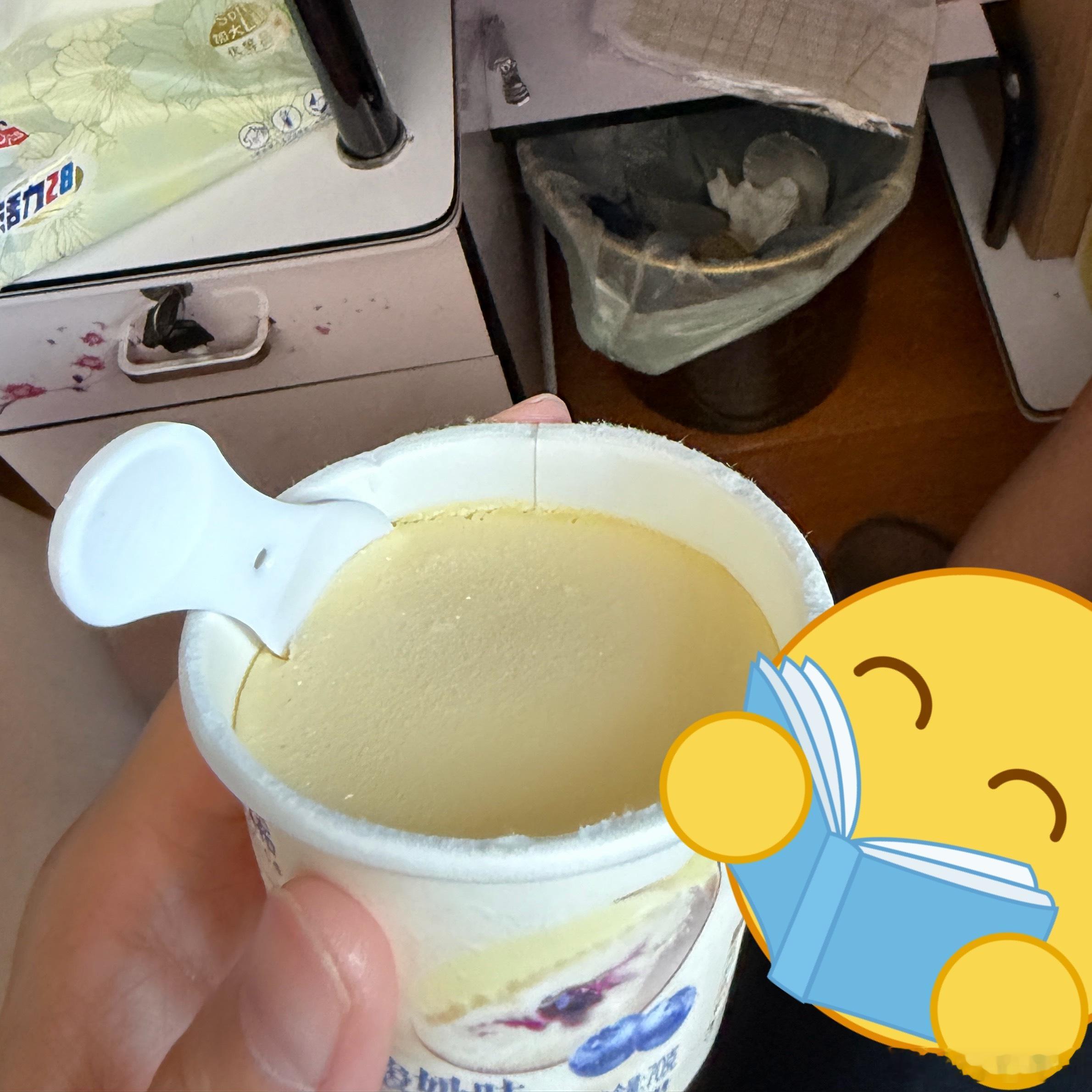 上午忙完了，偷偷早点回了家[偷笑]明天办公楼那边会停水，然后居家办公一天，简直爽