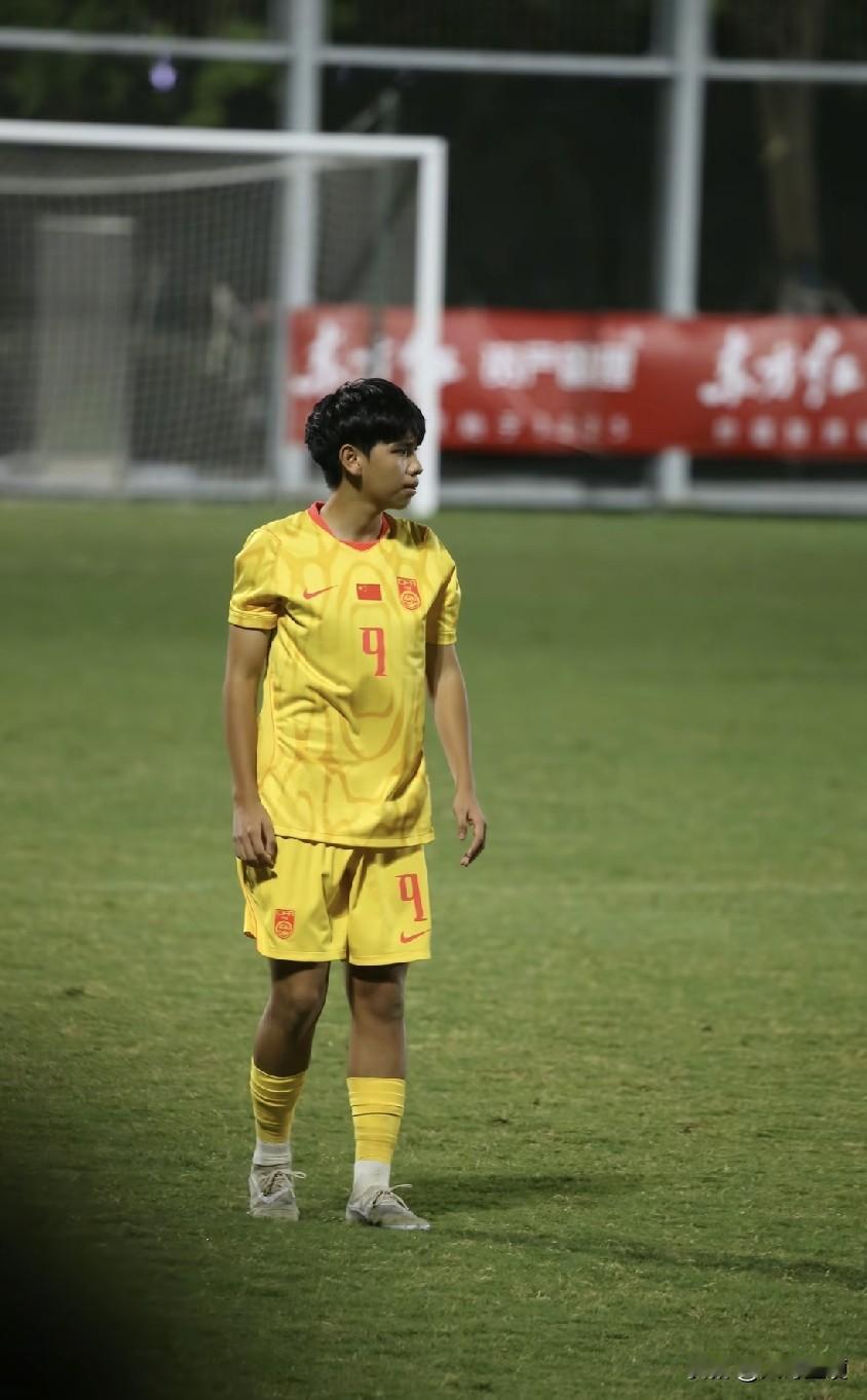 评分高于邝兆镭！U17国少中场悍将潘朝伟，2026首份CFI球探报告来了⚽

北