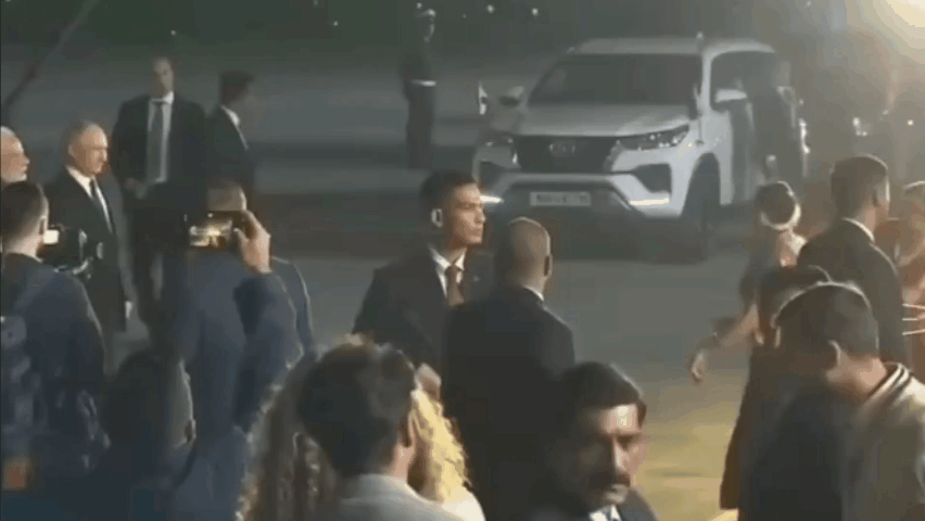 12月5日，普京将与莫迪举行小范围会谈和扩大会议，随后会见印度总统德劳帕迪·穆尔