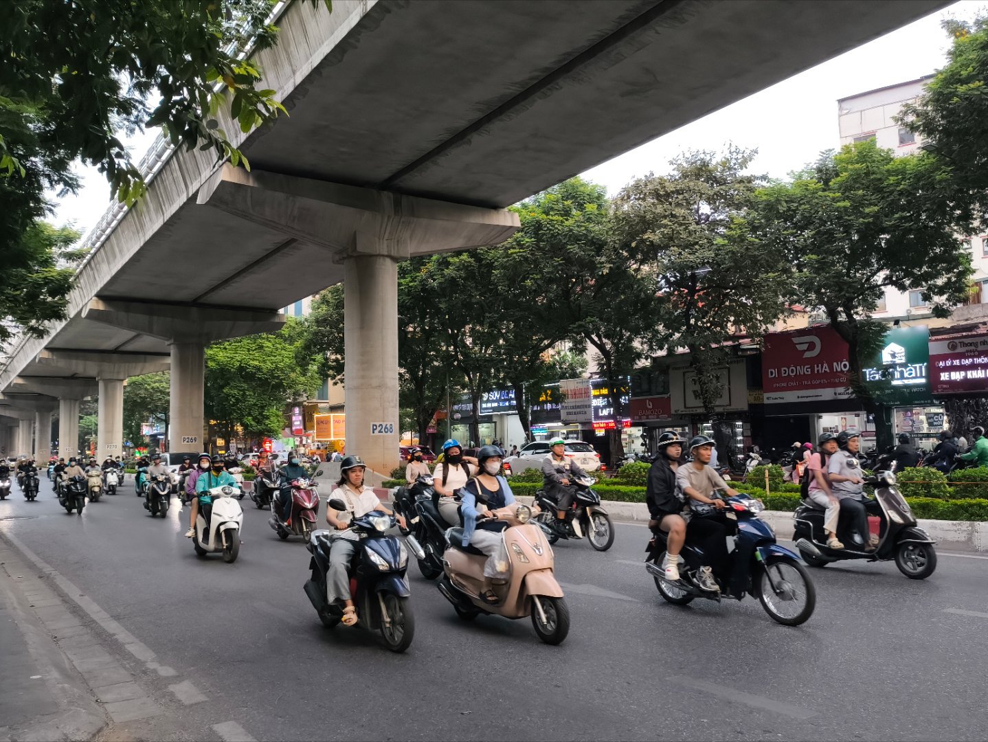 这一周在河内最大的感慨，就是TM的太像北京了，许多地方几乎都能一一对应上，尤其昨
