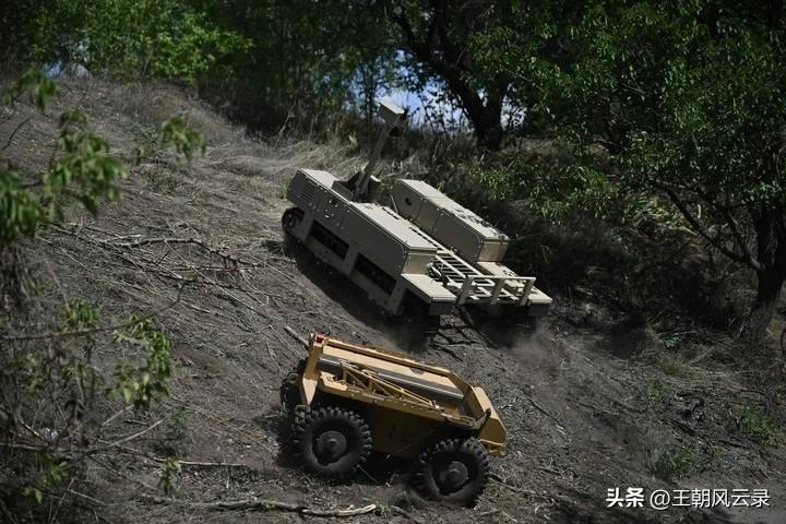乌军首次动用机器人攻占俄军阵地
6月5号，美国《华尔街日报》报道，乌军在哈尔科夫