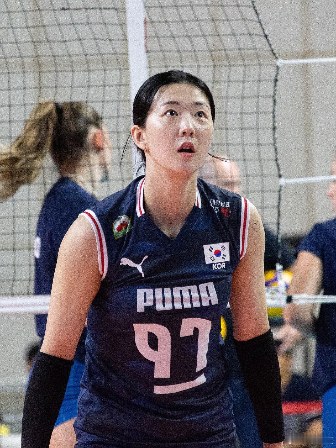 国际排坛动态韩国女排目前共有四名候选人（包括一名女性）正在竞争韩国女排国家队的主