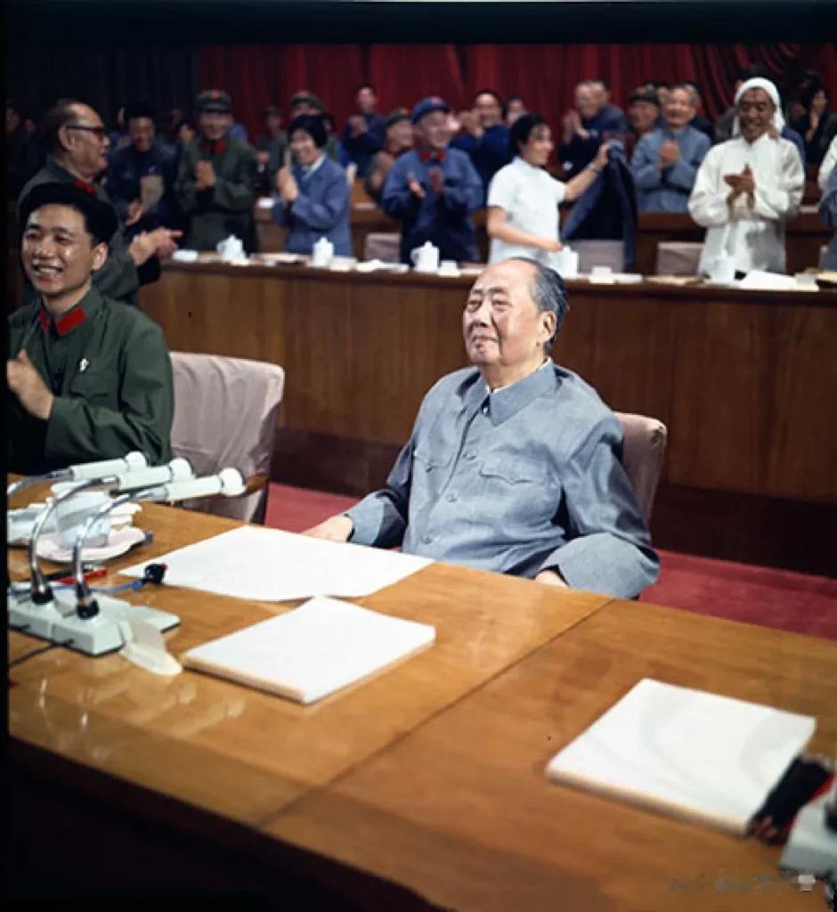 “这三条我重复一遍，要搞马列主义，不要搞修正主义；要团结，不要分裂；要光明正大，