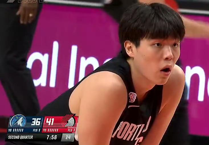 218公分中国长人站上NBA赛场！杨瀚森首秀这2分1板，价值千金

今天NBA赛