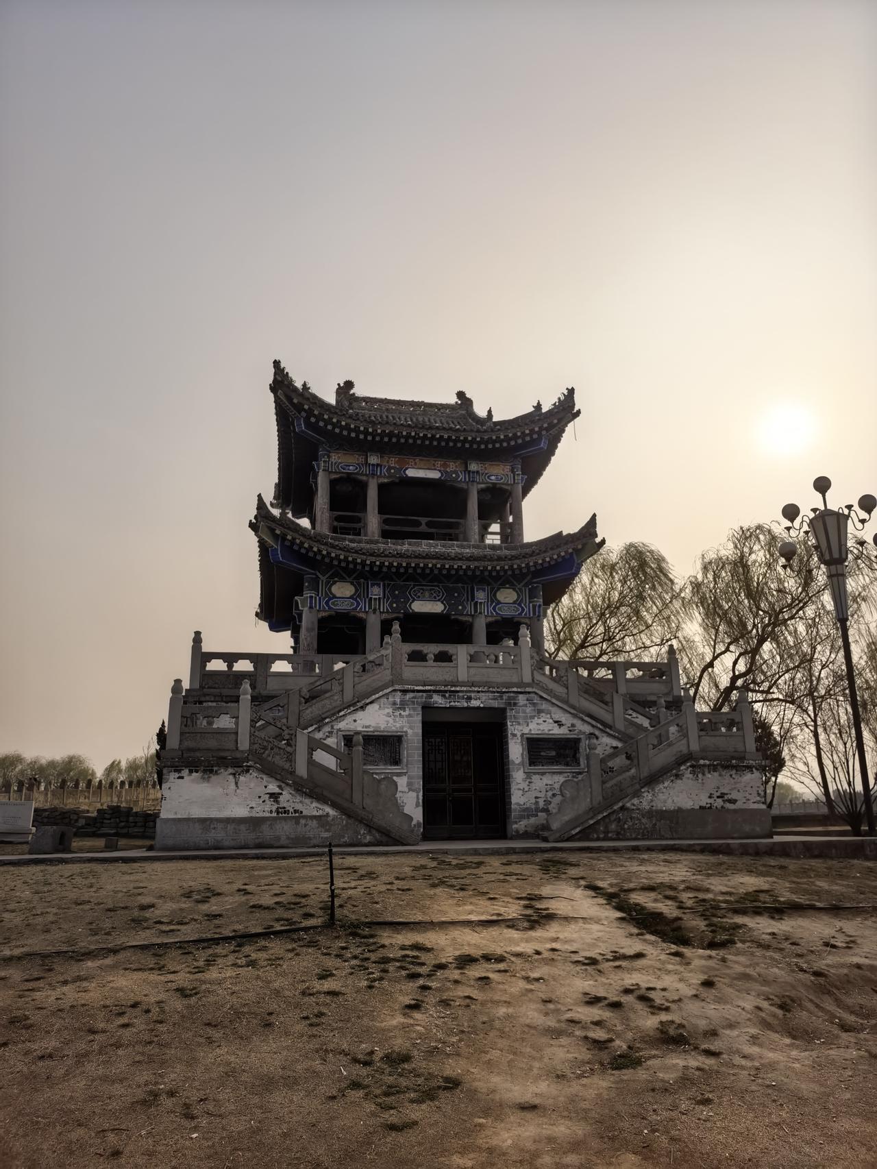 记录我的2026古城毓秀桥头复建的望河楼，是韩城古城的一大标志。当年我曾经为修楼