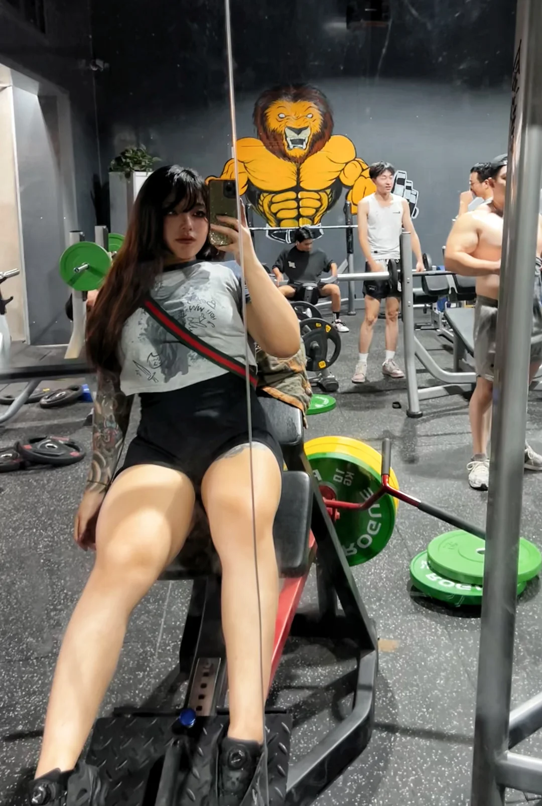 当代撸铁女青年