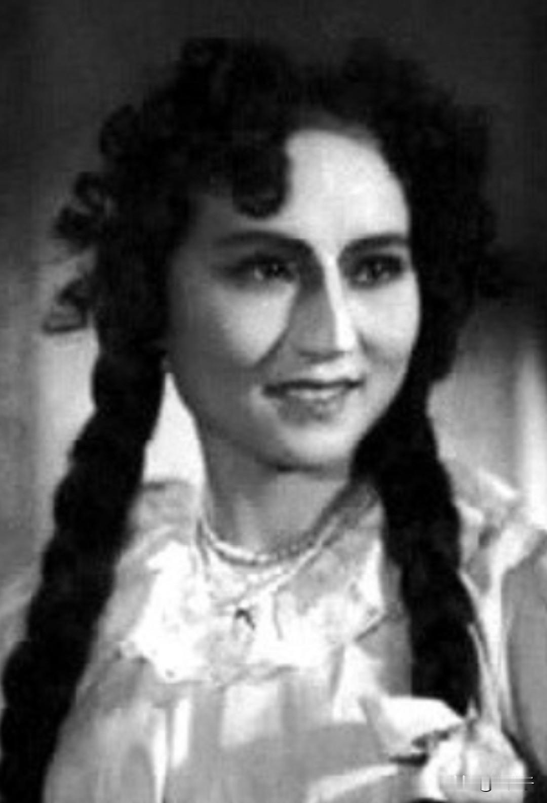 中国电影史人物第1374位，卢稼影
中国人民解放军八一电影制片厂演员。
参演电影