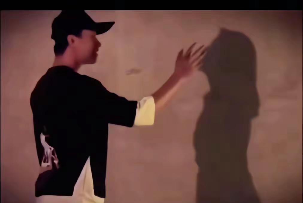 我今年刚满30岁，我妈说离婚不丢人，但是离婚后不结婚就丢人，每次回家都会因为这事