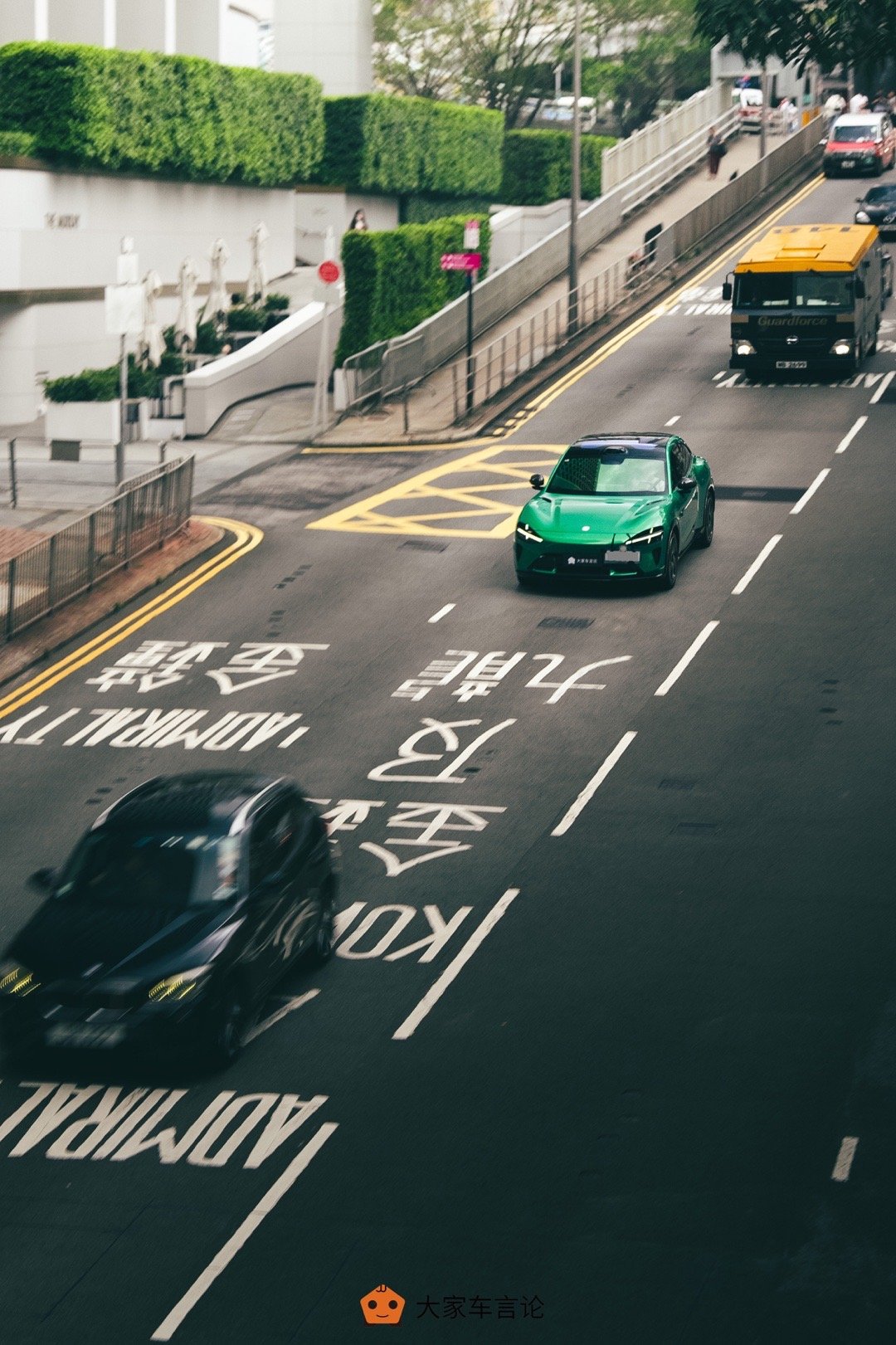 香港街景，和小米YU7真的很搭[赞][赞]你们就说出片不出片吧！而且YU7在香港