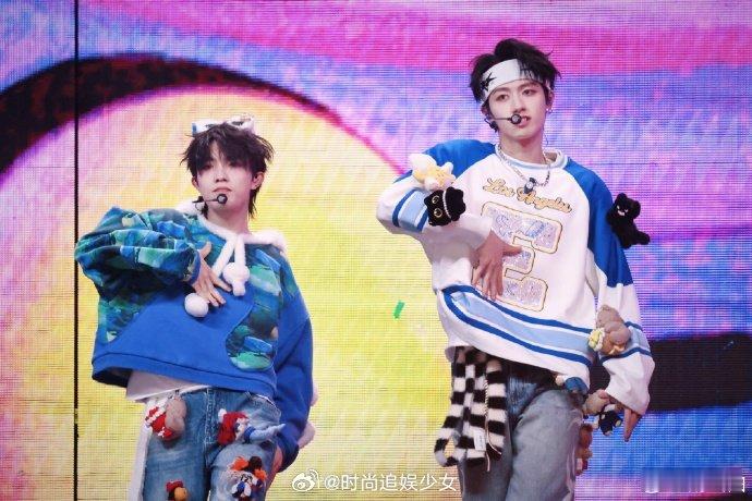 朱志鑫苏新皓澳门空气里有什么  朱志鑫苏新皓舞台表现张力 朱志鑫与苏新皓的舞台合