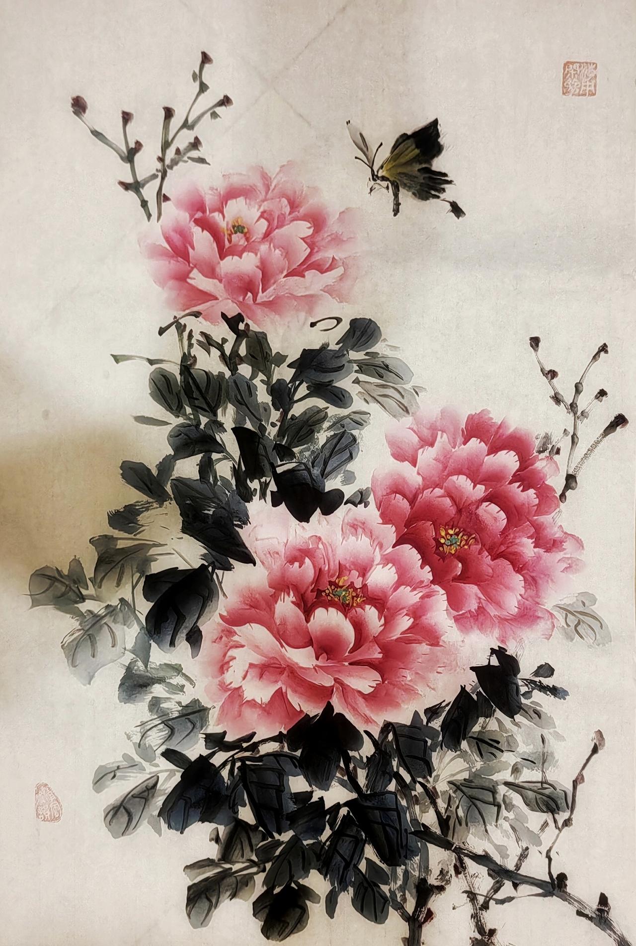 我与自己，静静相拥。在这水墨晕染的牡丹旁，
唯有此刻，
心栖于这方舒适小隅。
看