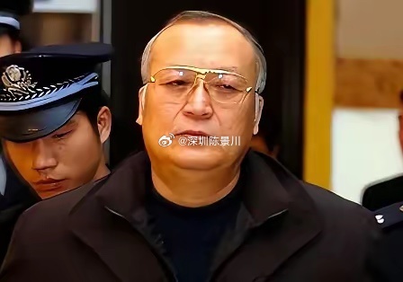 美国榨干了中国外逃贪官身上的油水，将具具干尸退给中国，门都没有。如果美国执意要将