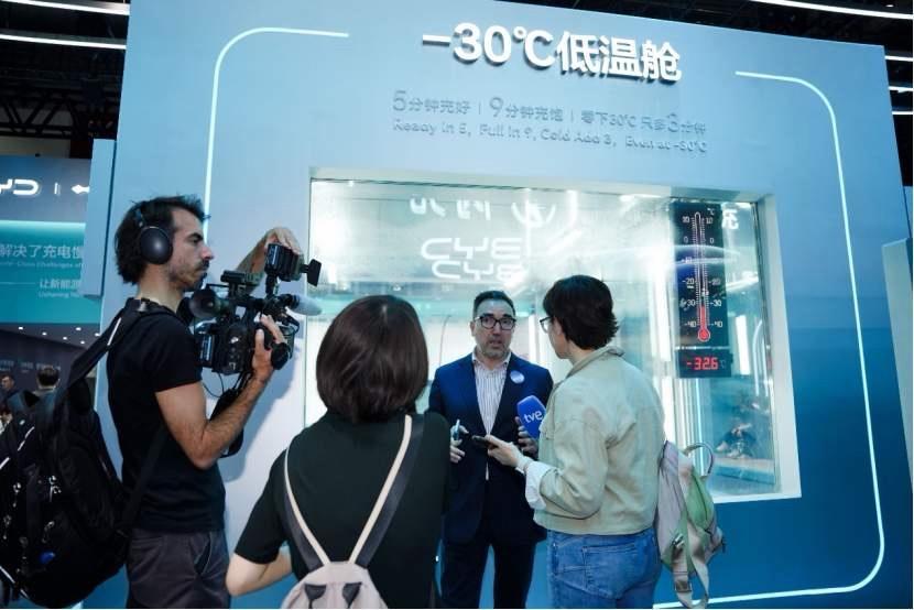 2026北京车展上，比亚迪包下E3馆，王朝、海洋、方程豹、腾势、仰望五网四品牌全