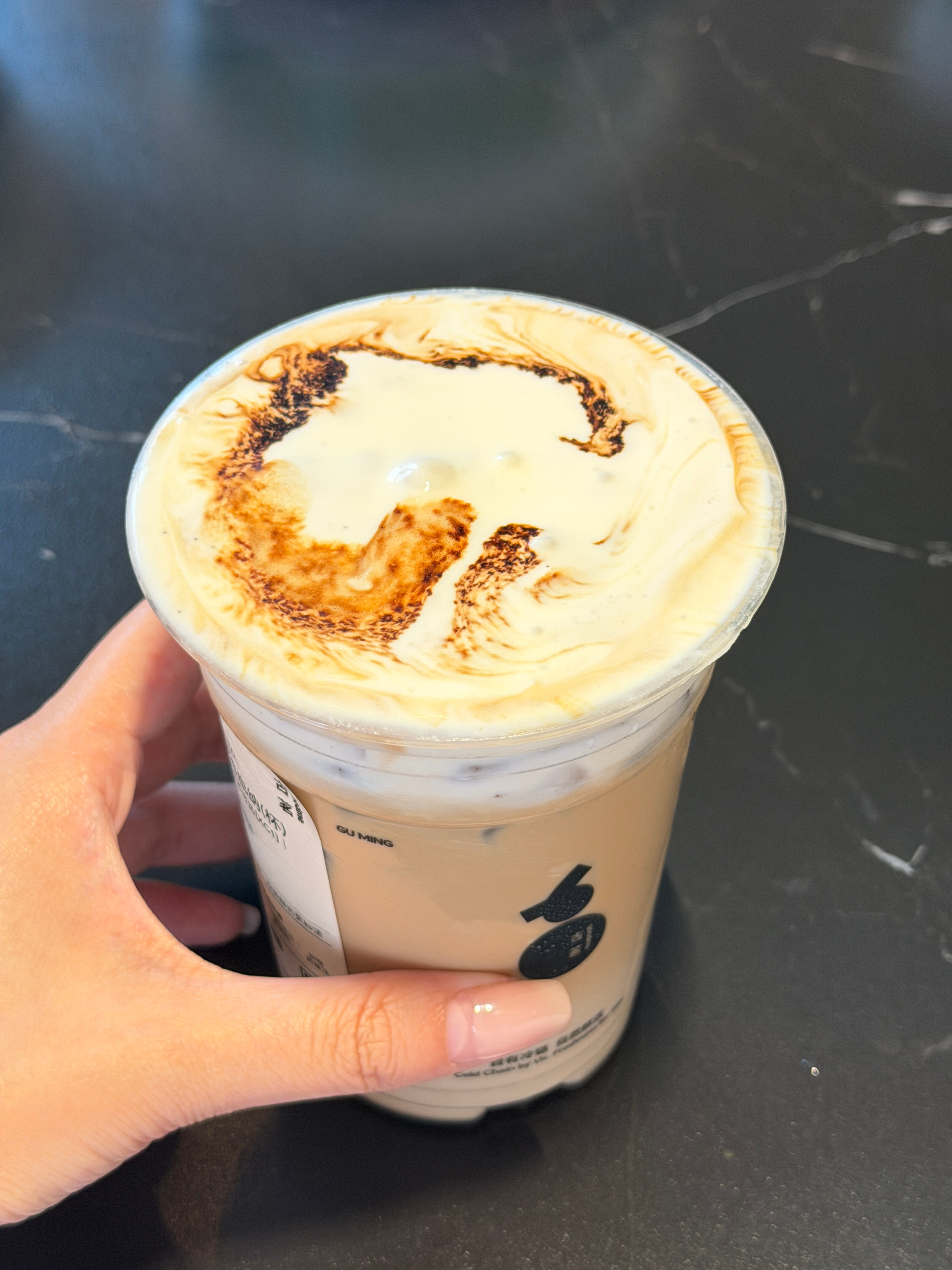 古茗的维也纳替你们测评过了回味起来真的有小韩的味道！奶油还是没有那么细腻不过无伤