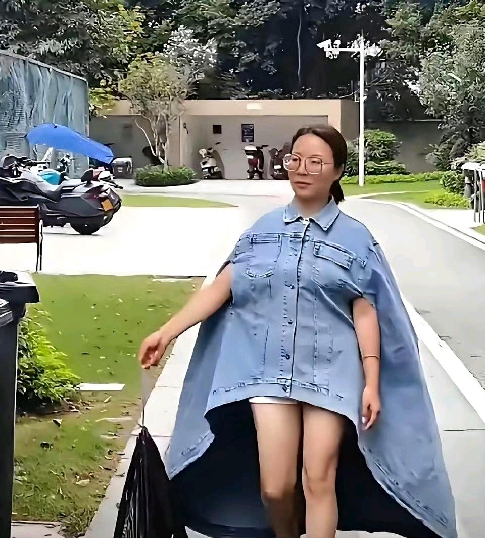 你敢设计我敢穿，衣服穿好看不重要，重要是风格独一无二，穿大街上显眼，有些人要是感