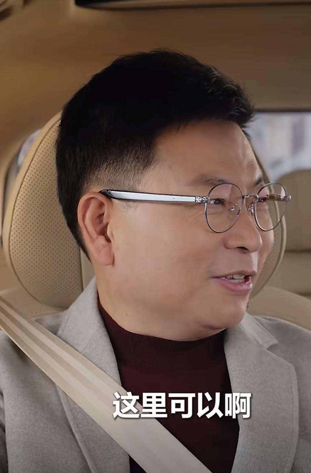 看来余承东的社媒，春节期间宣传的是鸿蒙智行的“五界”。

大年初一发问界（鸿蒙智