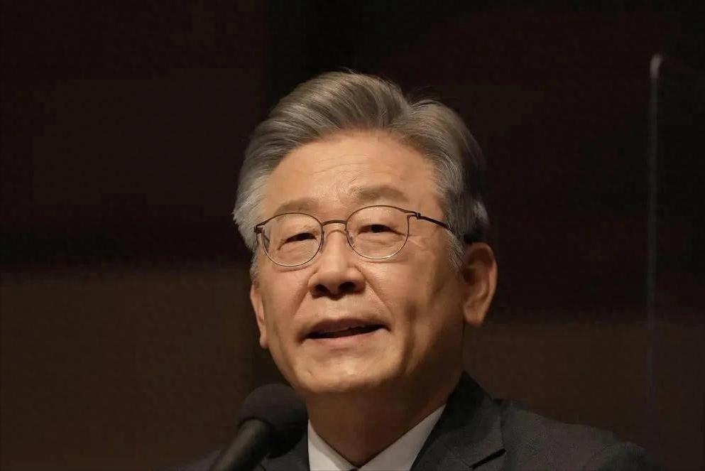 李在明上任后，韩国的结局，大概率只能是悲剧。这几天，韩国又出事了，被美国人给羞辱