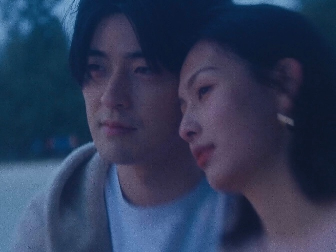 这波操作太6了！李铢衔请自家老婆当MV导演，结局还是BE，这是要告诉大家，生活中