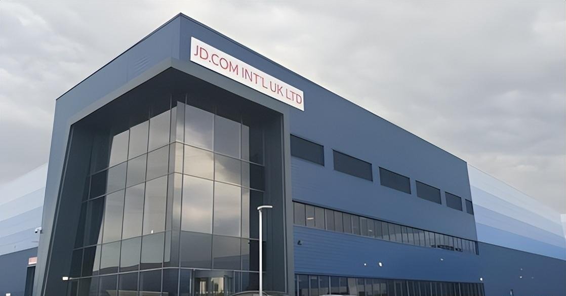 记录者 京东在法国巴黎的仓库被洗劫了，5万多件电子产品一夜之间全没了，损失初步估