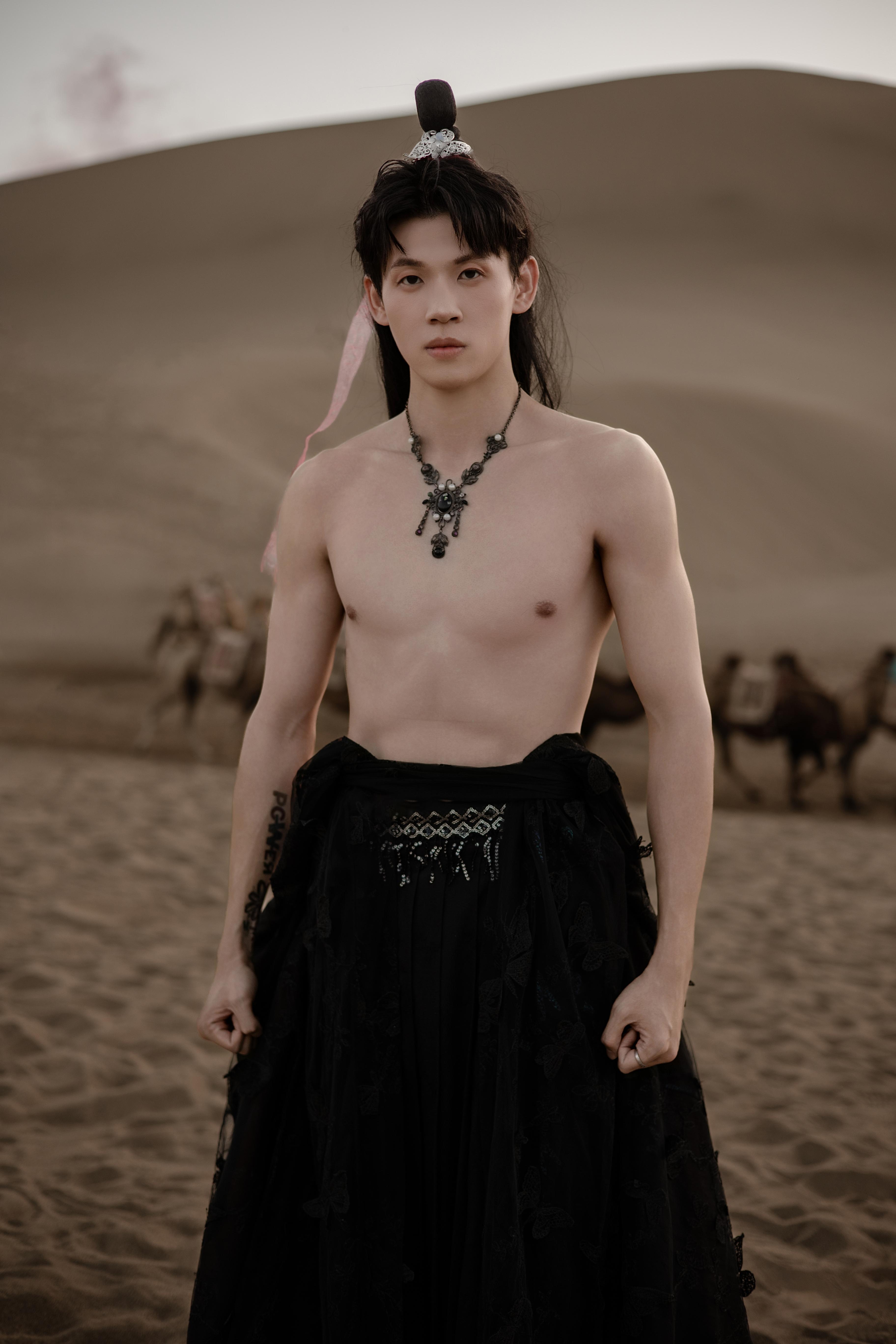 剑舞风华，梦回千年古韵间🗡。