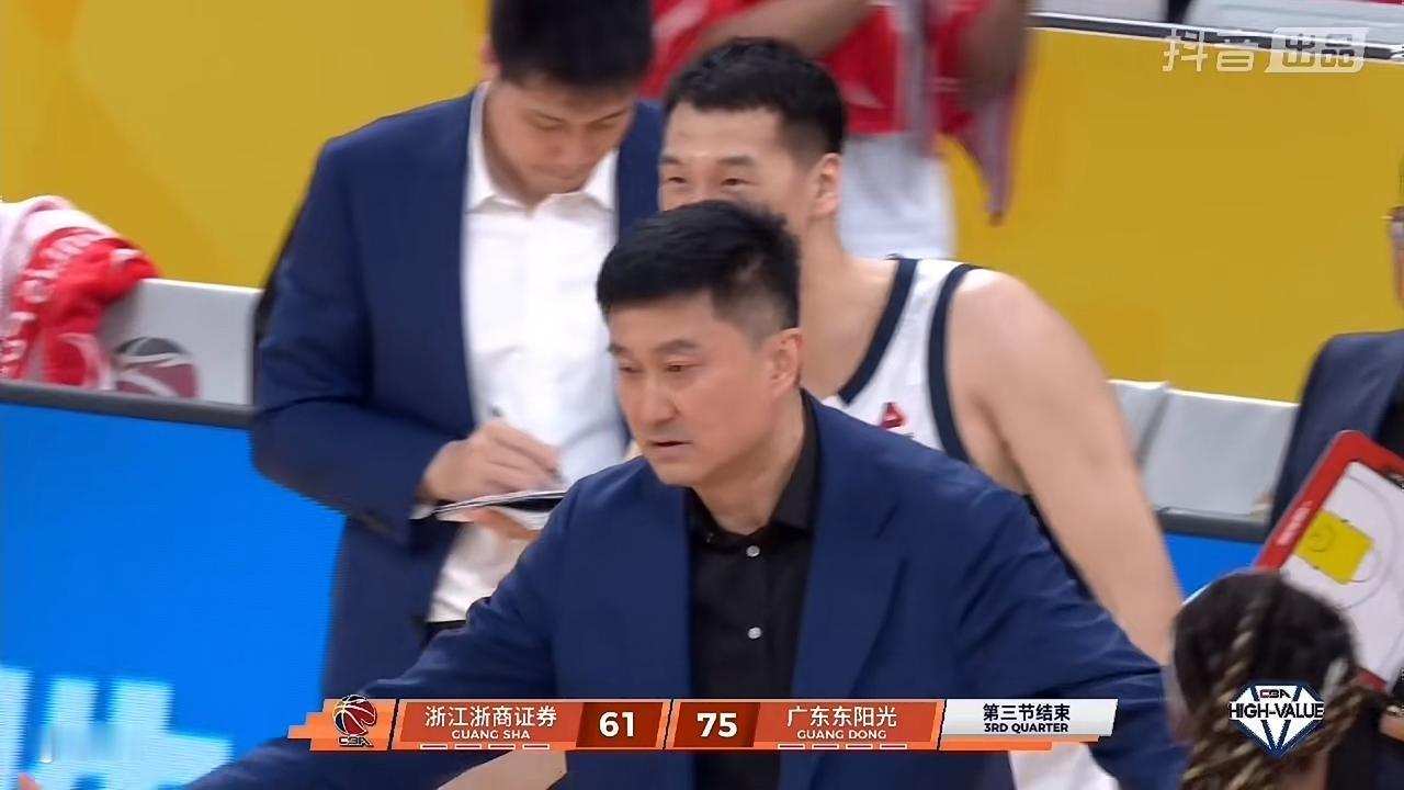 第三节比赛打完，卫冕冠军浙江浙商证券男篮还是落后！

        在刚刚结束