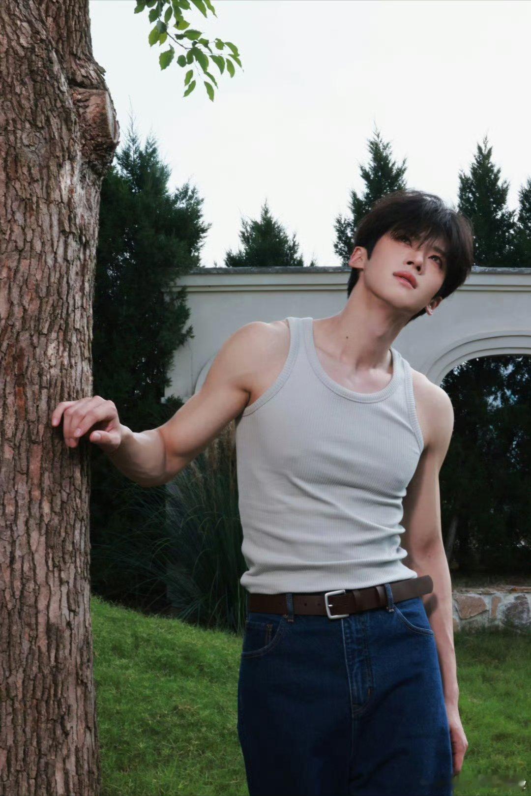 嫁金钗男主闫桉对我的眼睛很好 帅哥哇😯好权威的一张脸