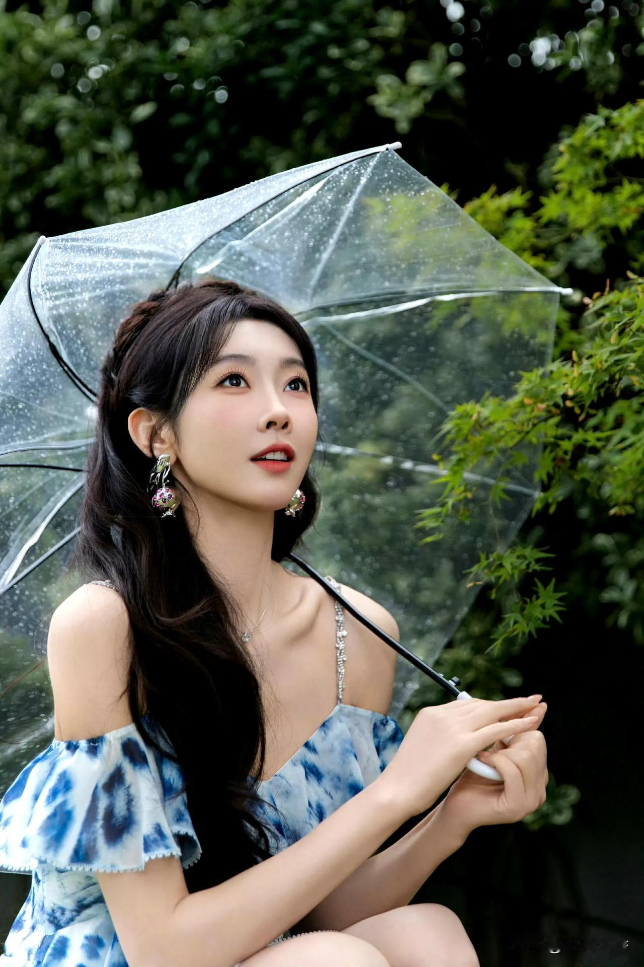 宣璐，古城南京90后女演员。绝美的颜值和古典的气质让她成为观众心目中的最美古装美