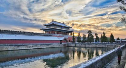在人文社科领域的实力，比肩甚至超越很多985——中国社会科学院大学。
学校在北京