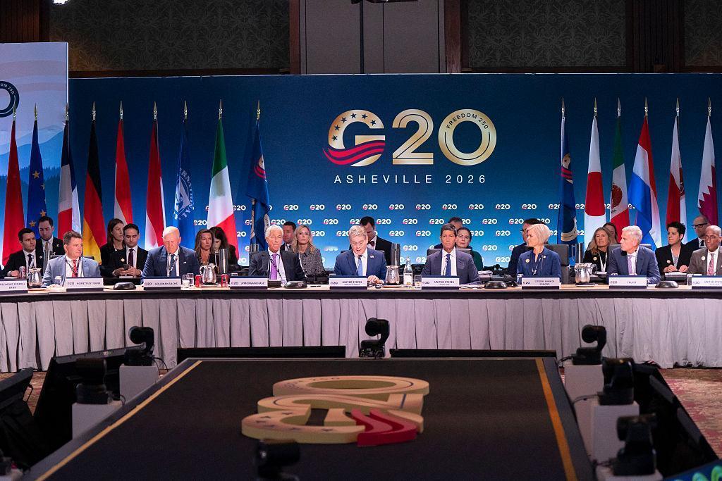 炸锅了！G20 峰会一张大合照瞬间引爆全网热议！中方坐最后一排并非冷落，合影风波