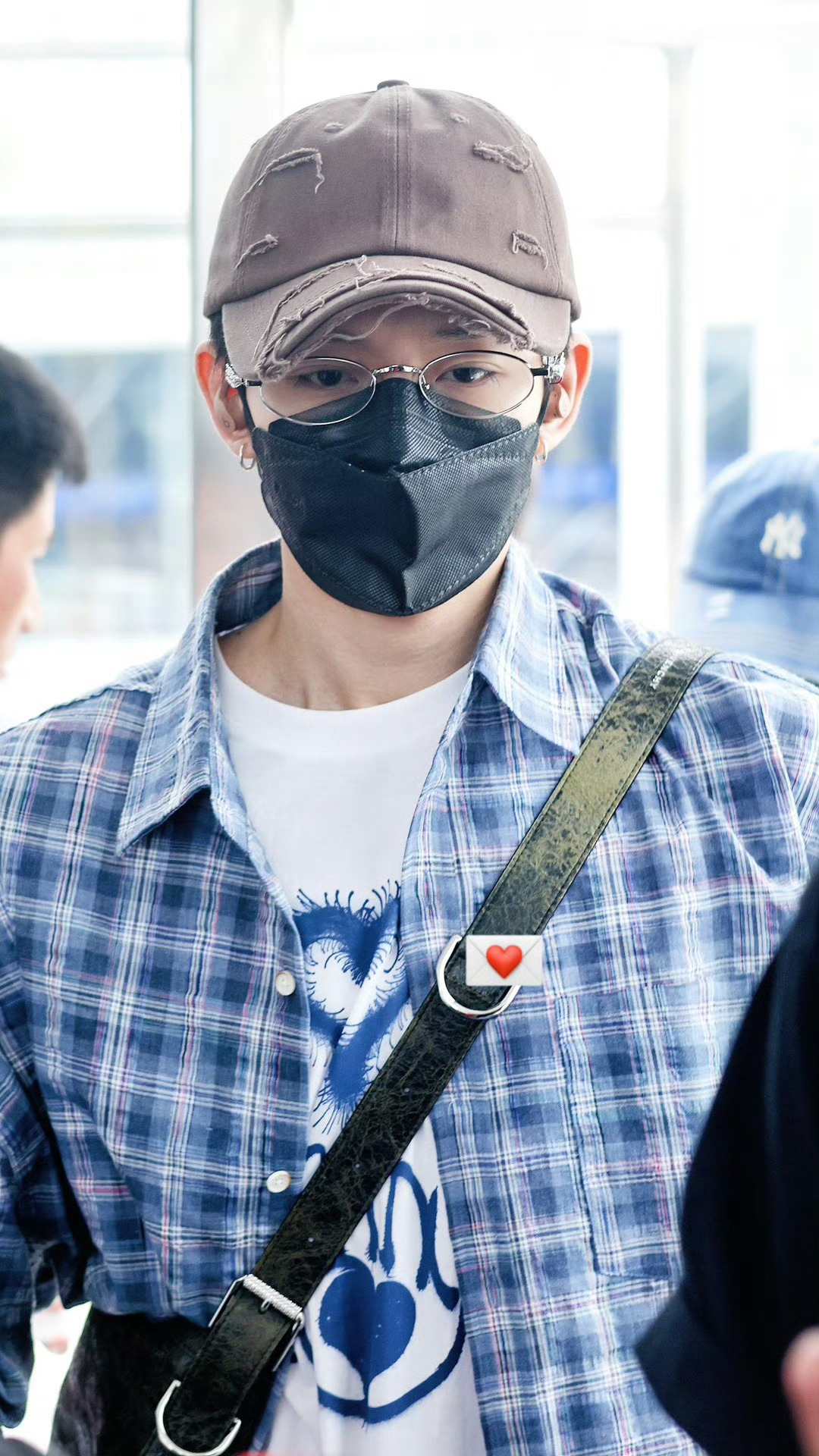 ·  在这个喧嚣的世界里，找到一片宁静  种下一朵花，收获一份温柔。 ☾邓为☾邓