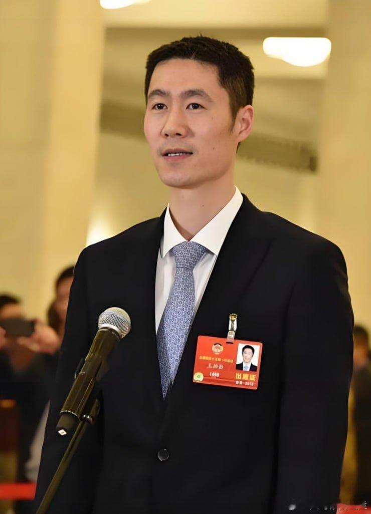 谁能想到，刘国梁八个月前对王励勤那句“现在轮到你了”，并不是一句场面话，而是一位