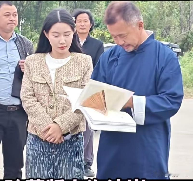 沈巍生不逢时，假如生在民国应该也会是一个大师。言行举止最像章太炎，才学也相差不大