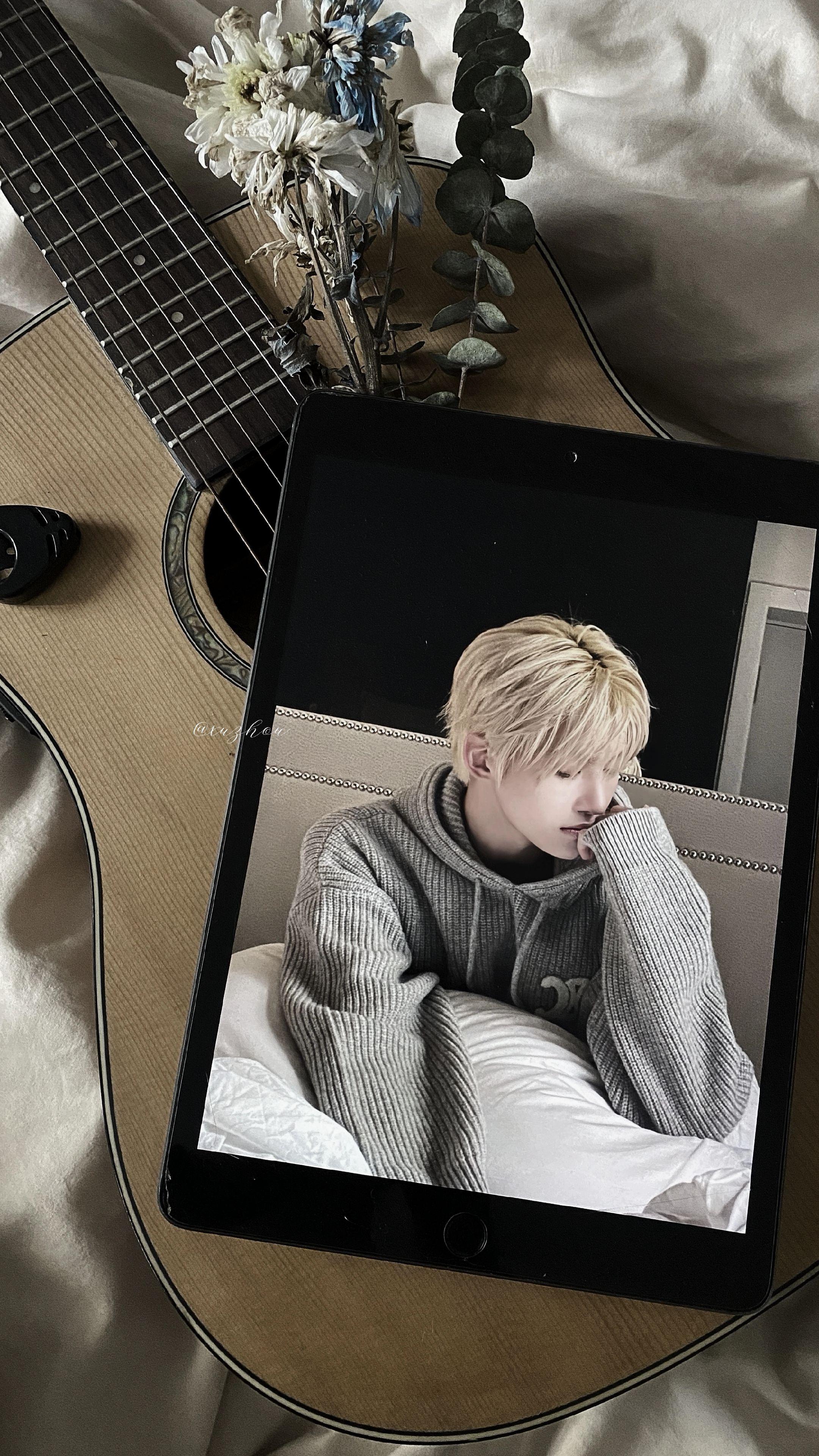 你说冬季落在我脸上的第一片雪是你的吻。