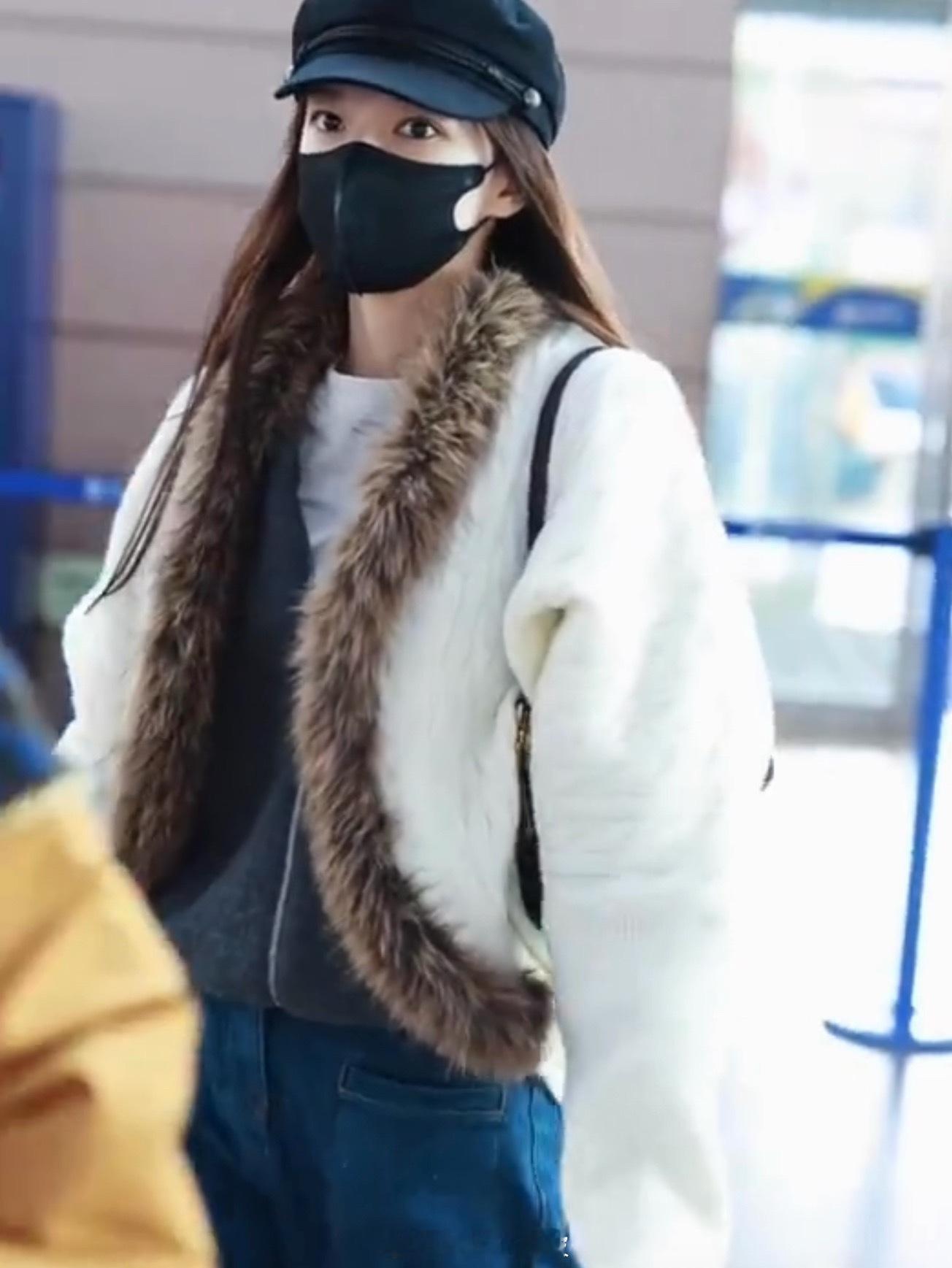 程潇出发纽约时装周程潇出发纽约参加时装周了，期待🤩！程潇纽约时装周出发