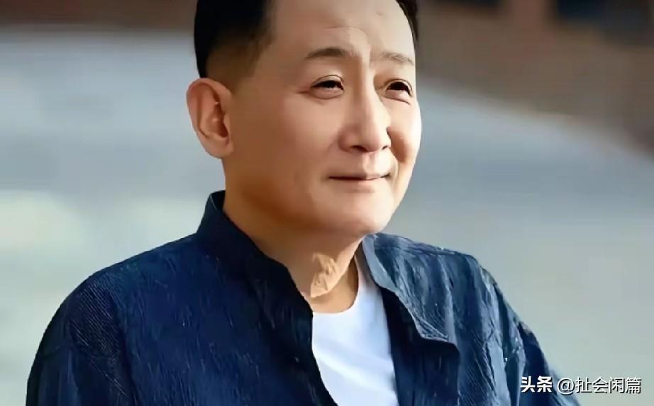 很多人不知道，梁天有两段婚姻，女儿梁小凉是第一段婚姻的孩子，儿子是和孙凤英所生。